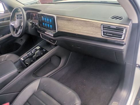 Used 2025 Volkswagen Atlas SEL AWD/4WD image 27