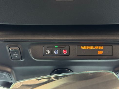 Used 2020 Chevrolet Camaro LT RWD image 29