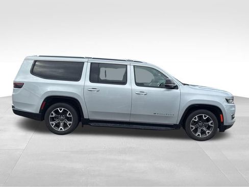 Used 2024 Jeep Wagoneer L Series III w/ Flexible Seating Group image 7