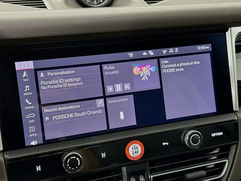 Certified 2025 Porsche Macan AWD/4WD image 15