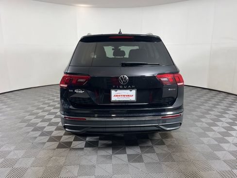 Used 2024 Volkswagen Tiguan SE image 13