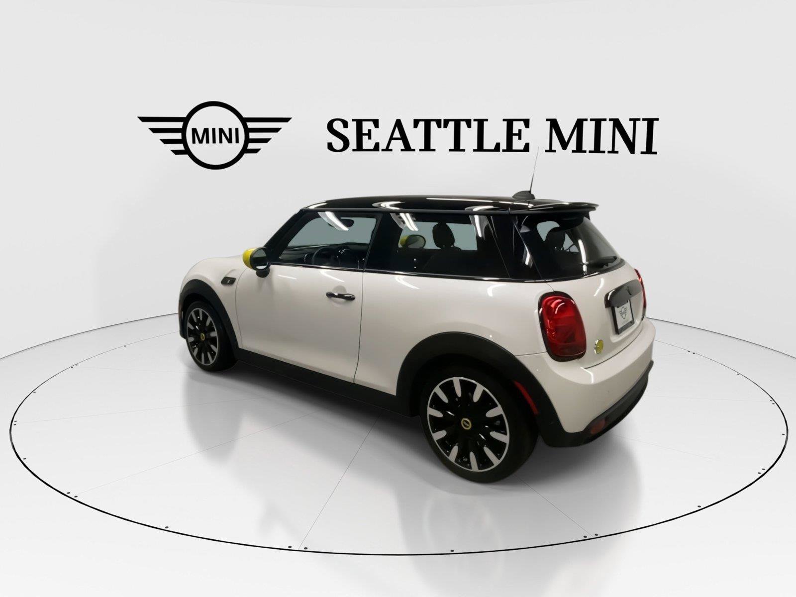Used 2024 MINI Cooper SE FWD image 8