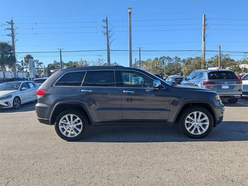 Used 2017 Jeep Grand Cherokee Limited w/ Luxury Group II image 8