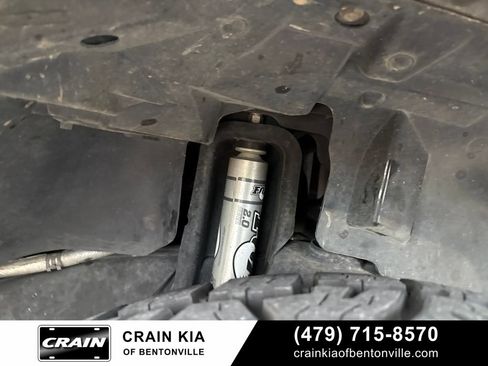 Used 2015 Jeep Wrangler Unlimited Rubicon AWD/4WD image 11
