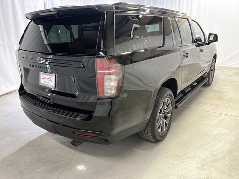Certified 2023 Chevrolet Suburban Z71 w/ Luxury Package AWD/4WD image 11
