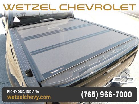Used 2025 Chevrolet Colorado ZR2 w/ Technology Package AWD/4WD image 8