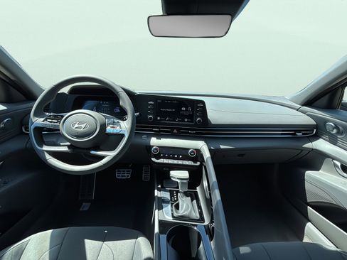 New 2026 Hyundai Elantra SEL Sport FWD image 9