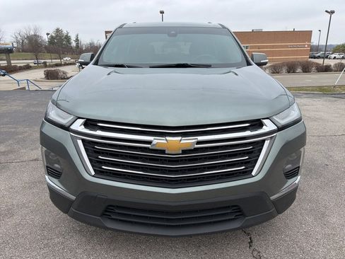 Used 2022 Chevrolet Traverse LT image 2