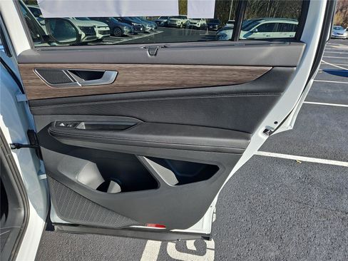 New 2026 Volkswagen Atlas SEL image 30