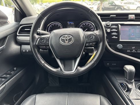 Used 2019 Toyota Camry SE FWD image 17