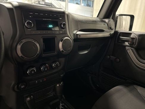 Used 2016 Jeep Wrangler Unlimited Sport AWD/4WD image 17