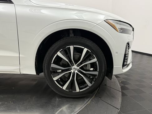 Used 2023 Volvo XC60 B5 Plus w/ Climate Package image 9