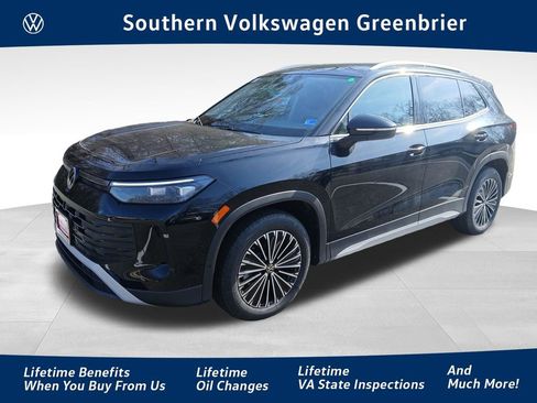 New 2026 Volkswagen Tiguan S FWD image 1
