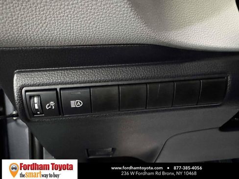 Used 2025 Toyota Corolla LE FWD image 19