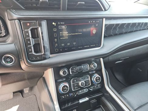 Used 2023 GMC Yukon Denali AWD/4WD image 19