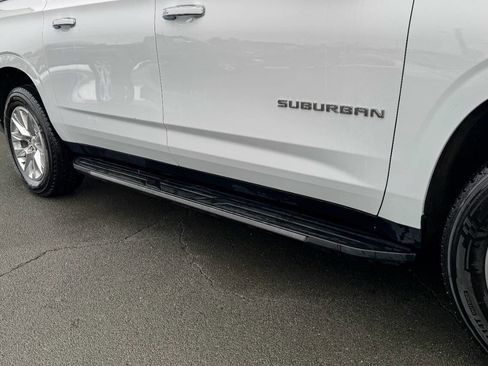 Used 2023 Chevrolet Suburban Premier image 11