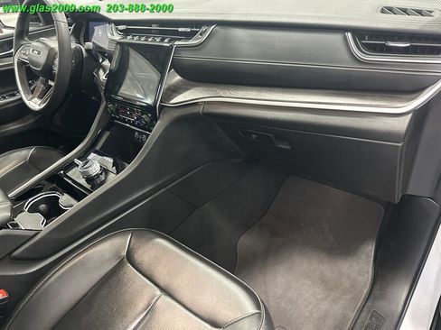Used 2023 Jeep Grand Cherokee L Limited AWD/4WD image 5