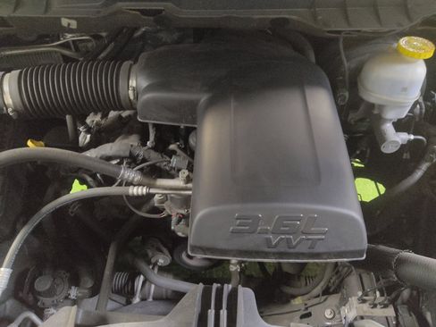 Used 2022 RAM 1500 Classic SLT RWD image 30