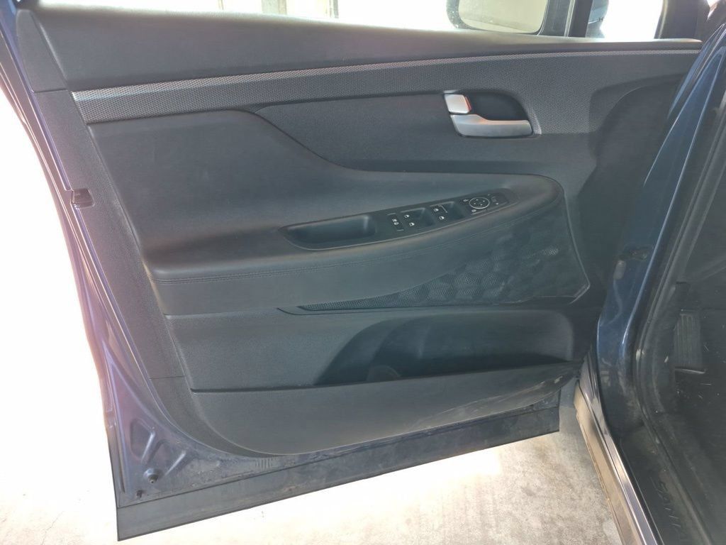 Used 2019 Hyundai Santa Fe SE FWD image 4
