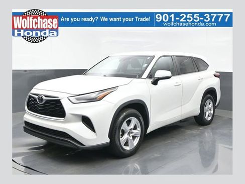 Used 2023 Toyota Highlander L FWD image 1