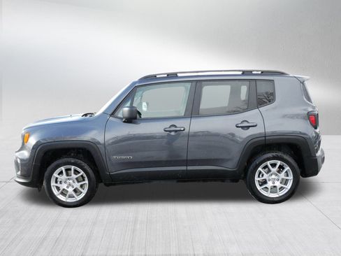 Used 2023 Jeep Renegade Latitude w/ Premium Group image 4