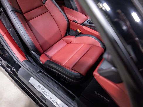 Used 2025 Porsche 911 Carrera S RWD image 29