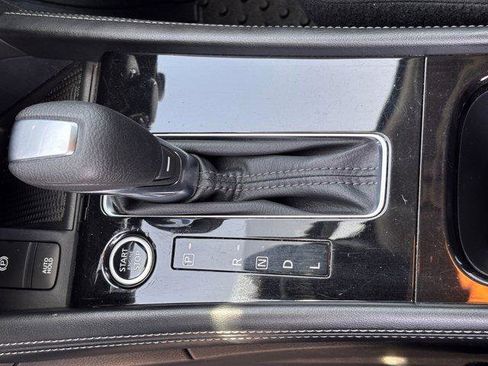 Used 2023 Nissan Kicks SR w/ Interior Electronics Package FWD image 28