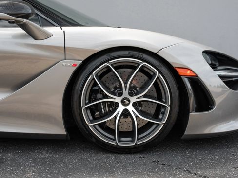 Used 2020 McLaren 720S Spider RWD image 30
