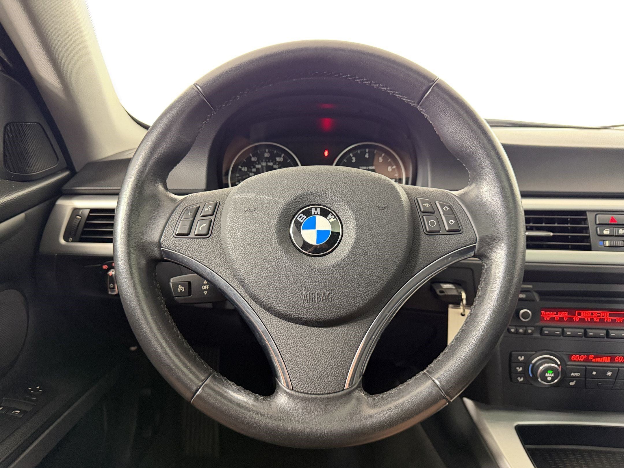 Used 2011 BMW 328i Coupe RWD image 9