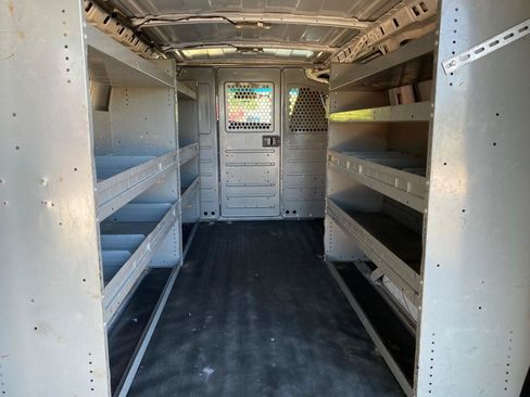 Used 2022 Chevrolet Express 2500 w/ Enhanced Convenience Package RWD image 10