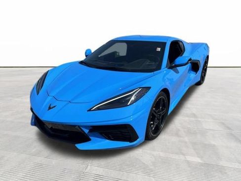 Used 2021 Chevrolet Corvette Stingray Coupe w/ 1LT RWD image 2