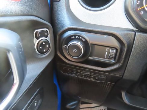 Used 2024 Jeep Wrangler Unlimited Sport AWD/4WD image 30