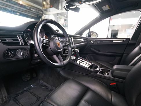 Certified 2024 Porsche Macan S AWD/4WD image 4