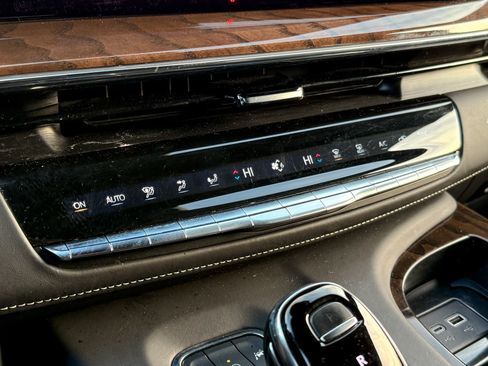 Certified 2023 Cadillac Escalade Sport Platinum image 21