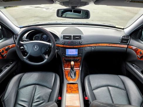 Used 2005 Mercedes-Benz E 320 4MATIC Sedan image 9