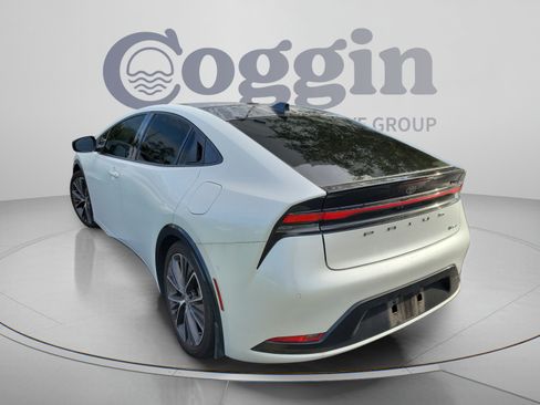 Used 2025 Toyota Prius Limited w/ Limited Premium Package FWD image 3