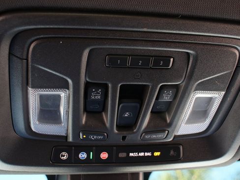 Used 2023 GMC Sierra 2500 AT4 w/ AT4 Preferred Package image 34