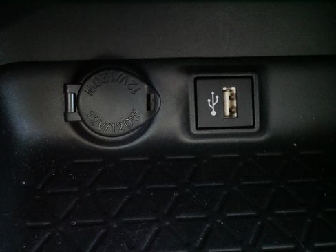 Certified 2025 Toyota RAV4 XLE AWD/4WD image 29
