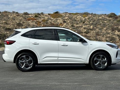 Certified 2023 Ford Escape ST-Line image 2