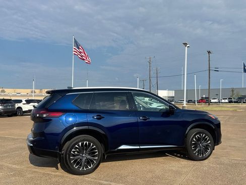 Used 2024 Nissan Rogue Platinum FWD image 25