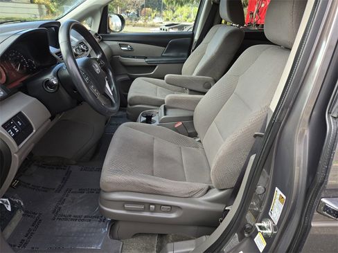 Used 2015 Honda Odyssey EX image 17