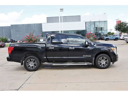 Used 2021 Nissan Titan SV w/ SV Convenience Package RWD image 8