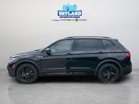 Used 2024 Volkswagen Tiguan SE R-Line FWD image 2