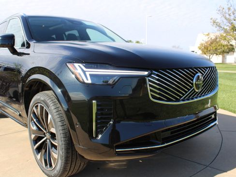New 2026 Volvo XC90 B6 Plus w/ Protection Package Premier AWD/4WD image 63
