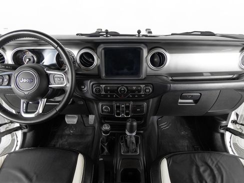 Used 2020 Jeep Gladiator Overland image 36