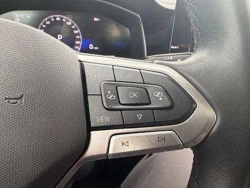 Used 2025 Volkswagen Jetta SE FWD image 41