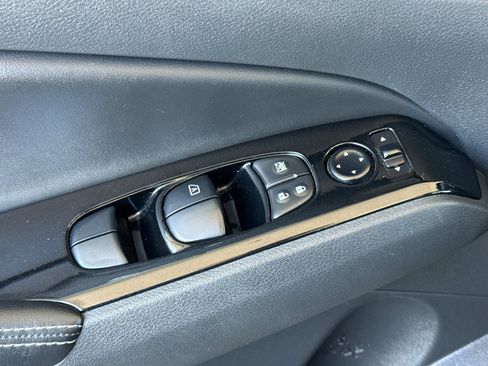 Used 2023 Nissan Altima 2.5 SV FWD image 14