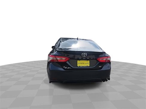 Used 2018 Toyota Camry L image 7