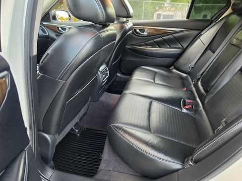 Used 2014 INFINITI Q50 Hybrid w/ Deluxe Technology Package RWD image 20