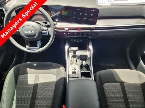 New 2025 Kia Sorento LX image 17